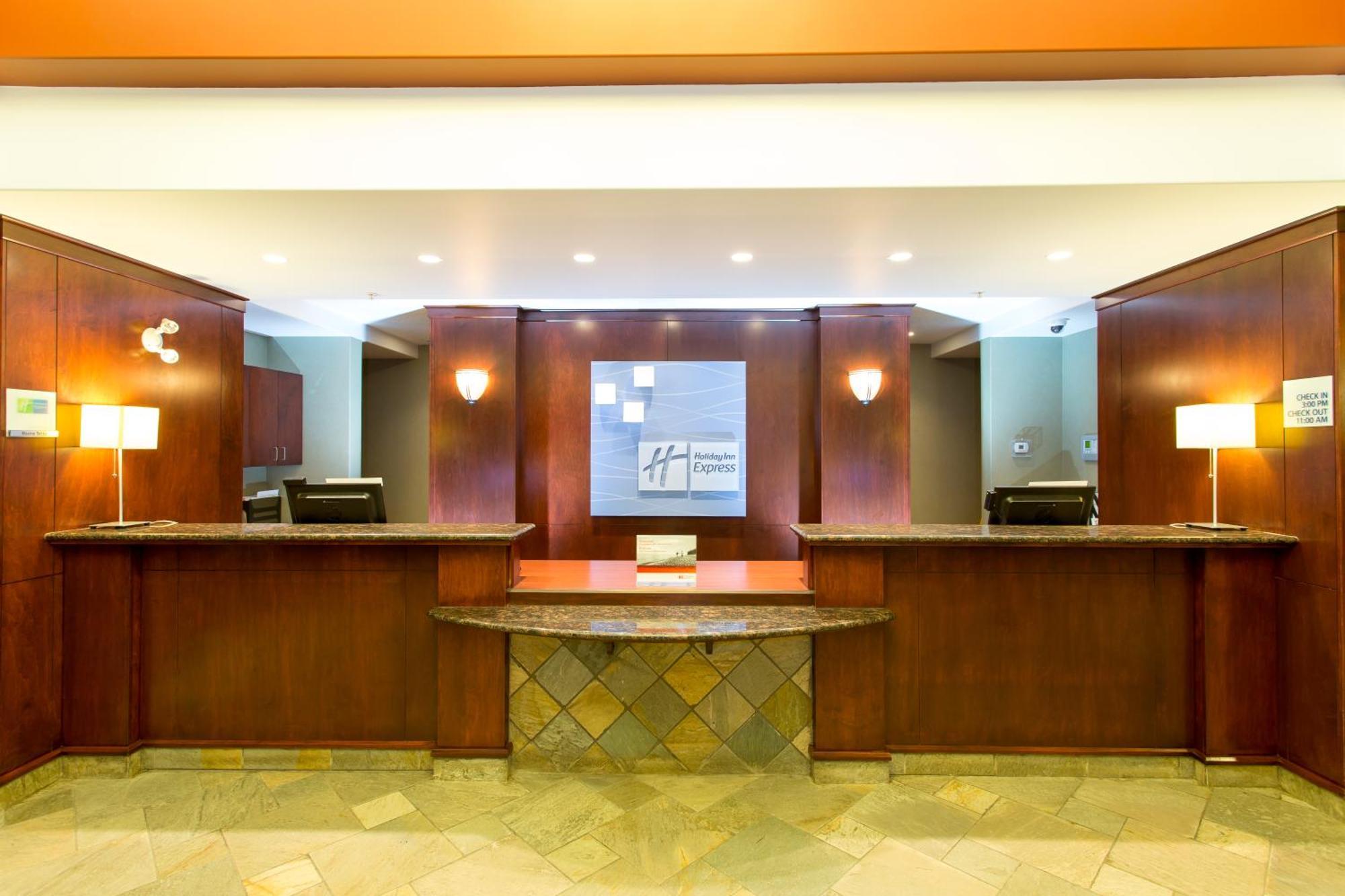 Holiday Inn Express & Suites Drayton Valley By Ihg Buitenkant foto