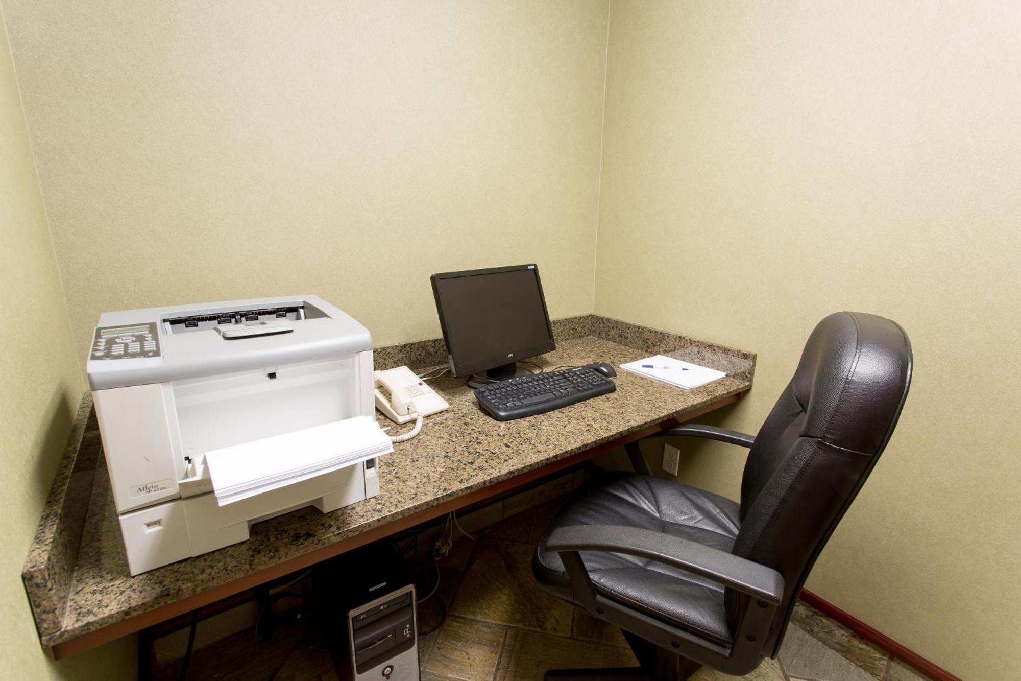 Holiday Inn Express & Suites Drayton Valley By Ihg Buitenkant foto