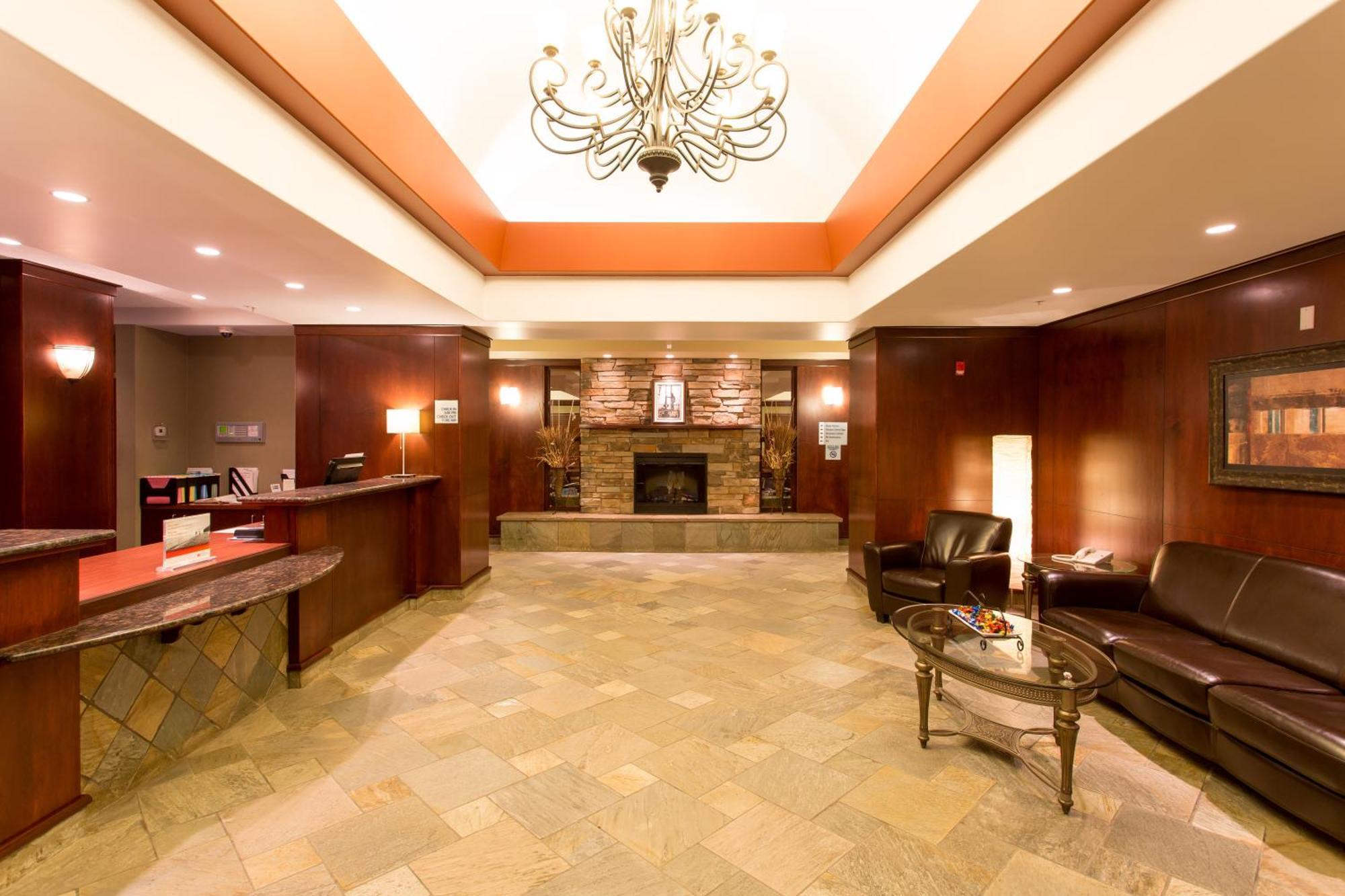 Holiday Inn Express & Suites Drayton Valley By Ihg Buitenkant foto