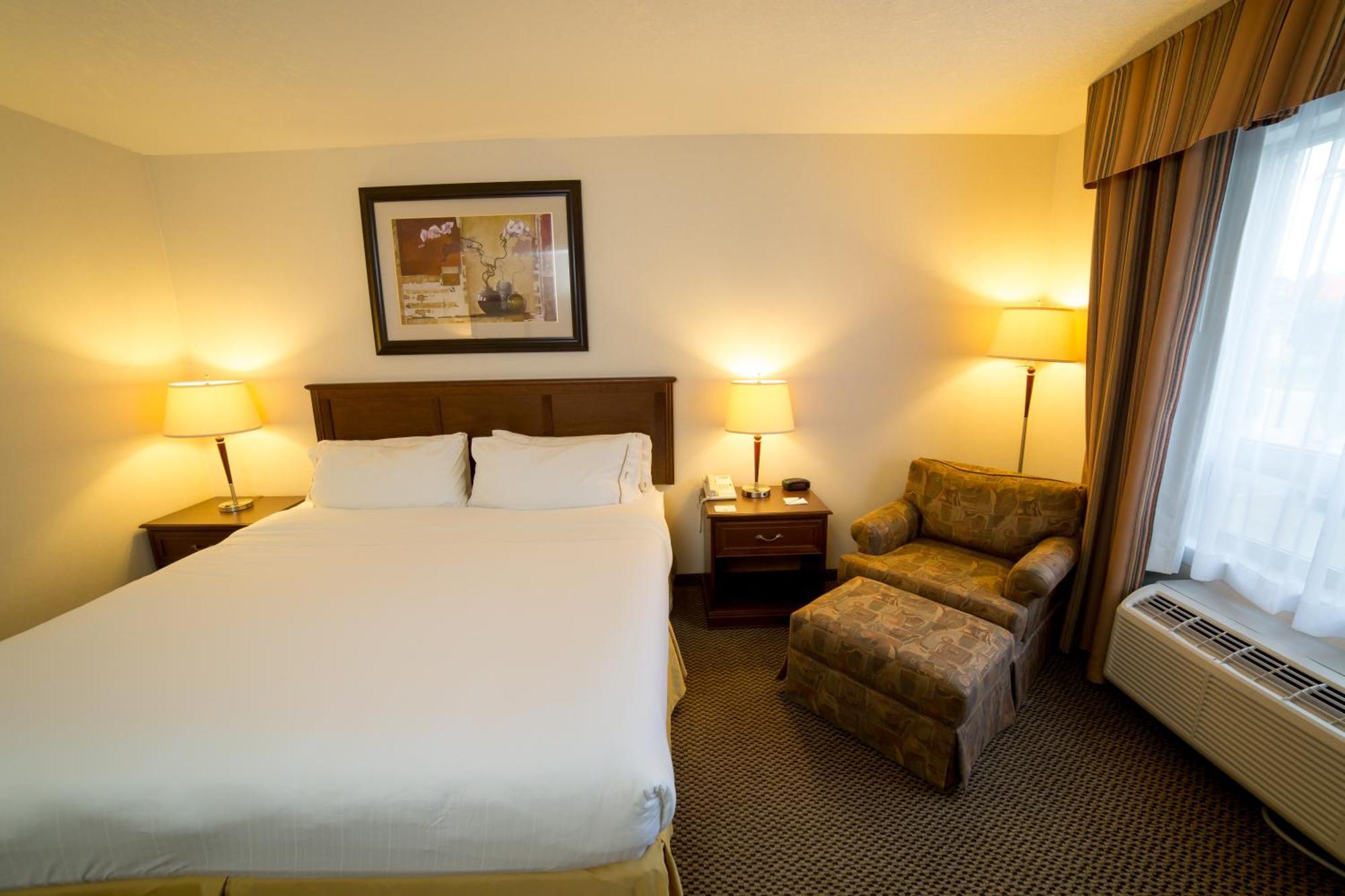 Holiday Inn Express & Suites Drayton Valley By Ihg Buitenkant foto