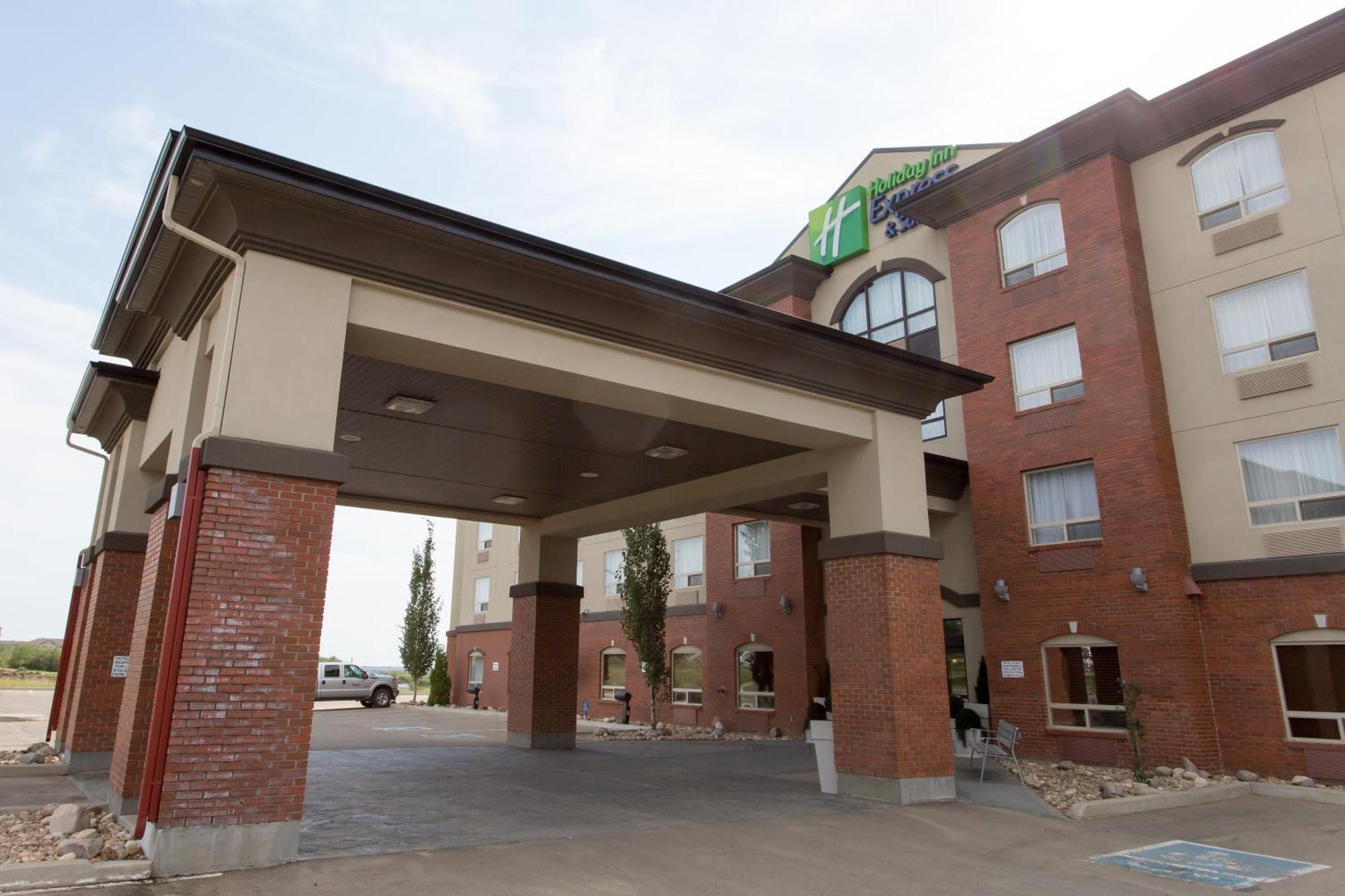 Holiday Inn Express & Suites Drayton Valley By Ihg Buitenkant foto