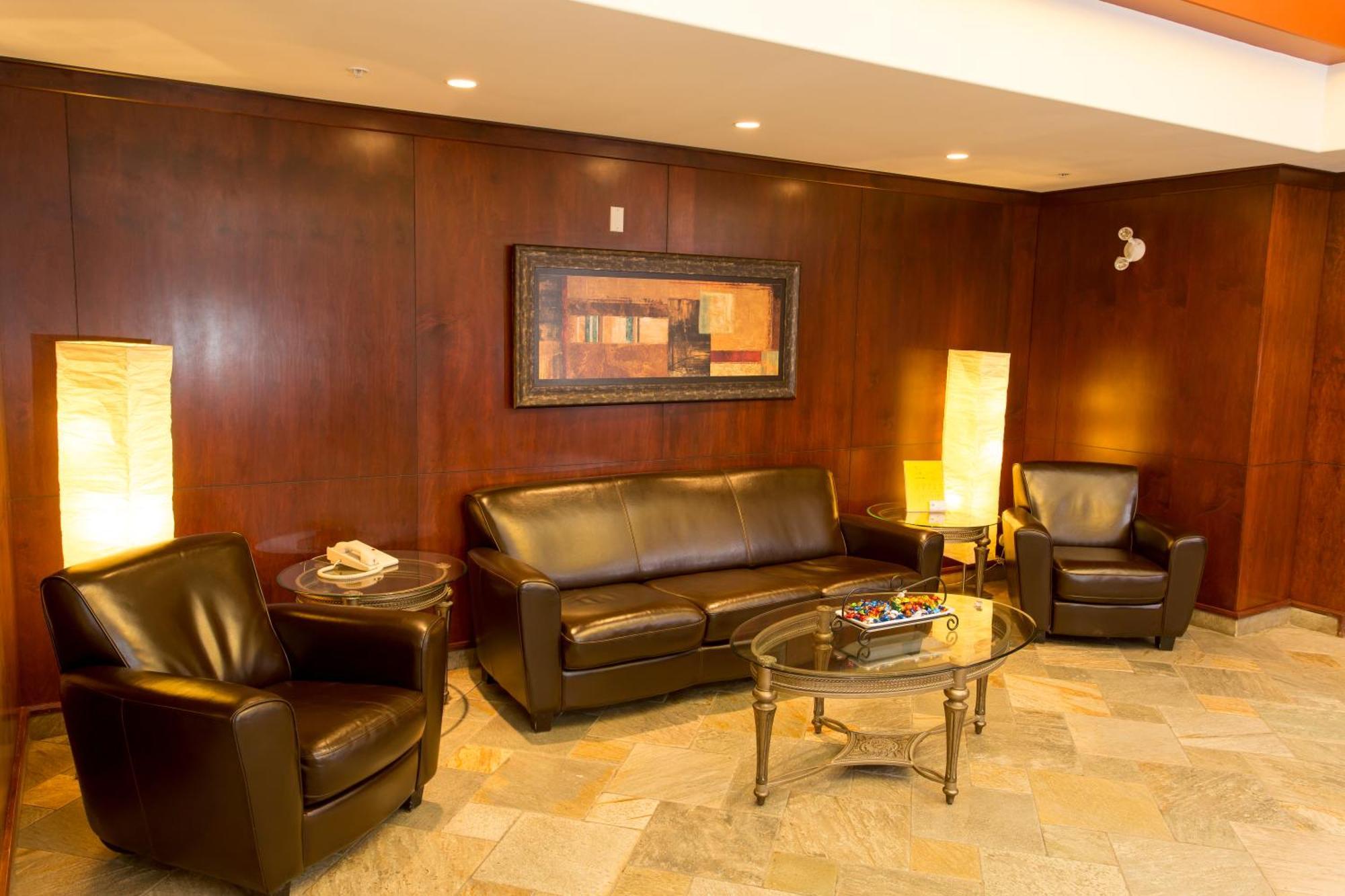Holiday Inn Express & Suites Drayton Valley By Ihg Buitenkant foto