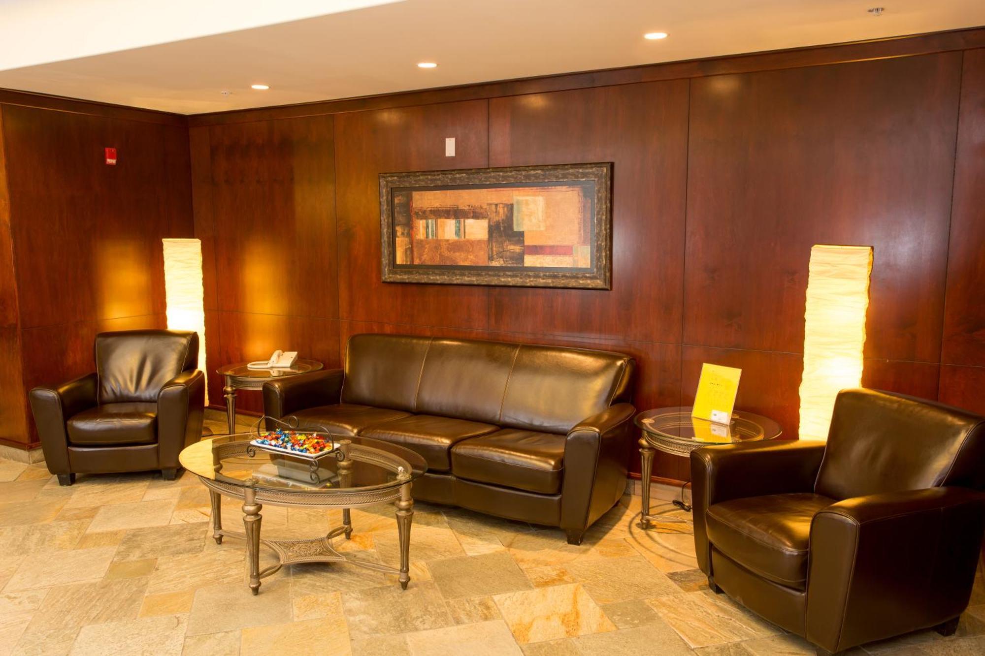Holiday Inn Express & Suites Drayton Valley By Ihg Buitenkant foto