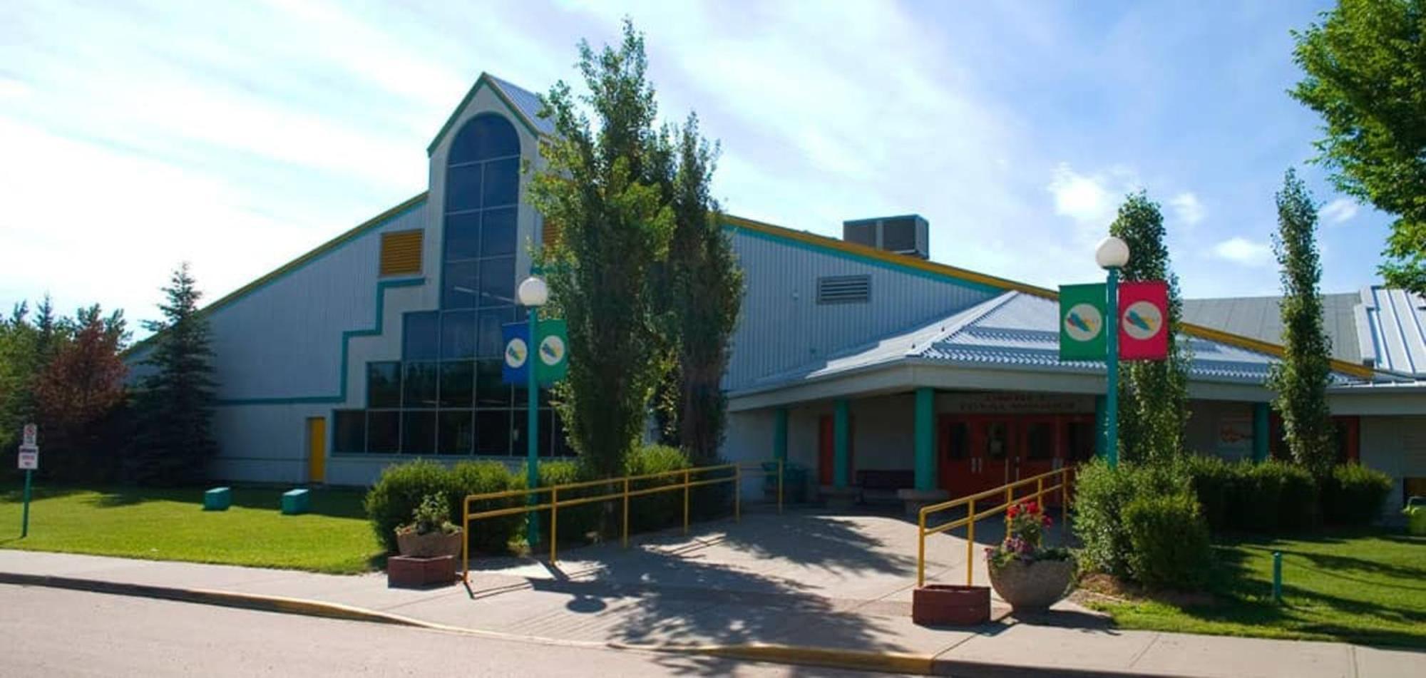 Holiday Inn Express & Suites Drayton Valley By Ihg Buitenkant foto